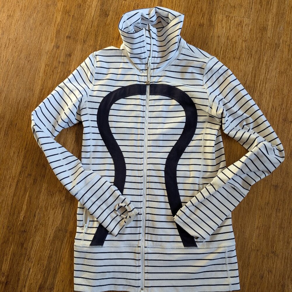 Lululemon women's S zip up sweatshirt